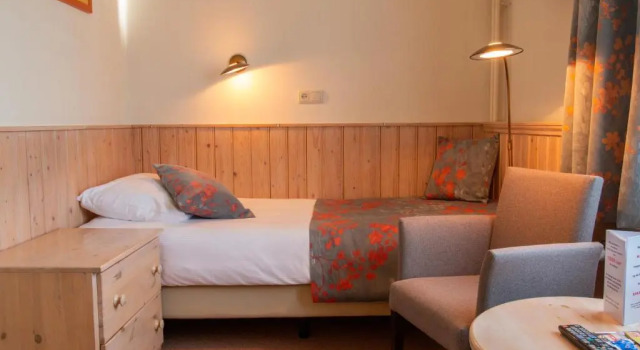 Номер Economy Hotel Oepkes