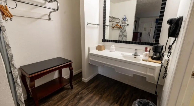 Двухместный номер Standard American Inn & Suites Russellville