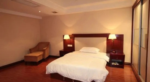 Люкс Deluxe с 2 комнатами Guang Hai Hotel