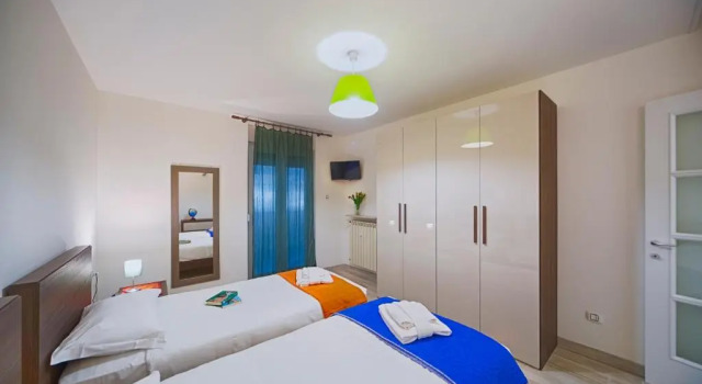 Elegant Pol's Loft, Забронировать Апартаменты/квартира Отели в центре Триеста, в центре, Парковка