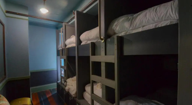 Кровать в общем номере (женский номер) Michie Hostel