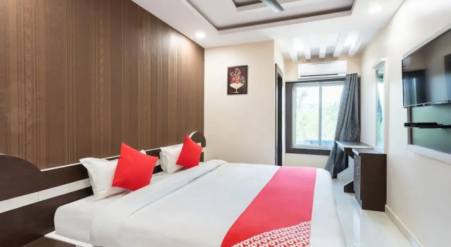 Oyo 29920 Hotel Rk Palace, Забронировать Отель Отели штата Махараштры 3 звезды, 3*