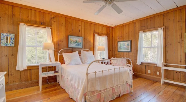 Kitchens Beach House by Peace Vacations, Reserva ahora Hotel Hoteles en Debordieu Colony con aparcamiento, Aparcamiento