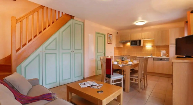 Duplex in Tourrettes With Pool Access