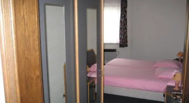 Hotel Saint-Hubert, Book Hotel Hotels in Liege Province with Parking, Parking