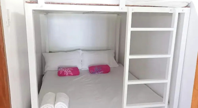 Семейный номер Standard с балконом и с видом на море Seven Waves Beachfront Residence - La Union
