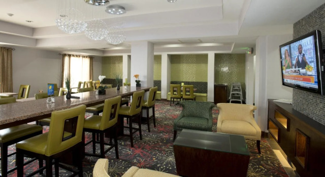 Holiday Inn Express & Suites Morrilton by IHG, Boek Hotel Hotels in Missouri met zwembad, Zwembad
