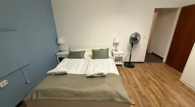 Stylish 1BR Apartment Near Westbahnhof, Prenota Appartamento Vienna Austria