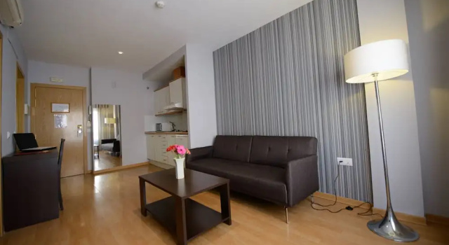 Четырёхместный номер Standard ApartHotel MM Badajoz