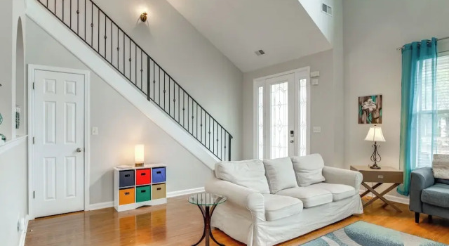 3 Mi to Dtwn Memphis: Charming Family Home!, Buchen Sie Hotel Memphis 