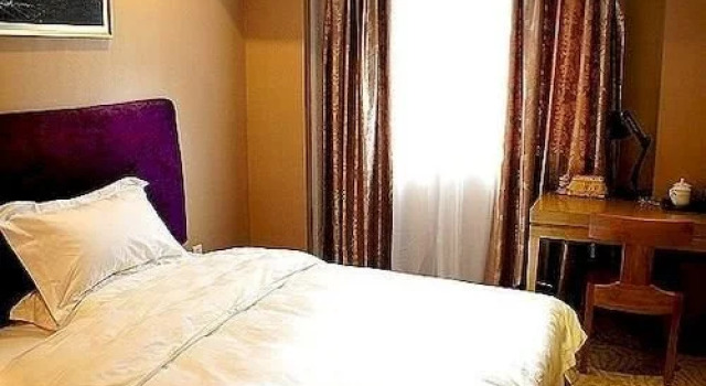 Zilongge Business Hotel