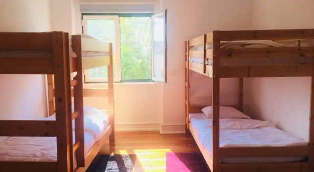 Кровать в общем номере Hostel Triúno