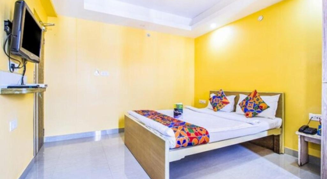Номер Superior FabHotel Amaltas
