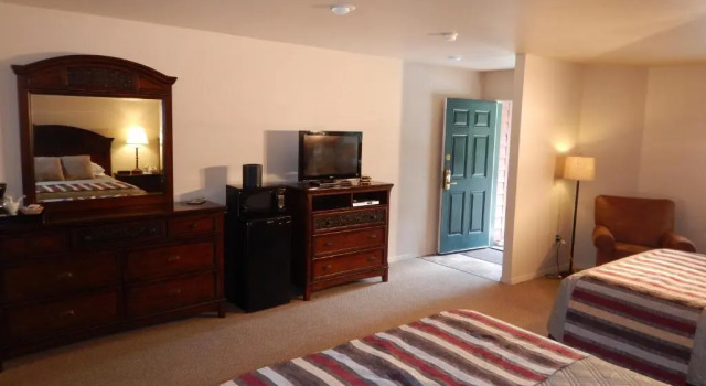 Четырёхместный номер Standard Mount Shasta Resort