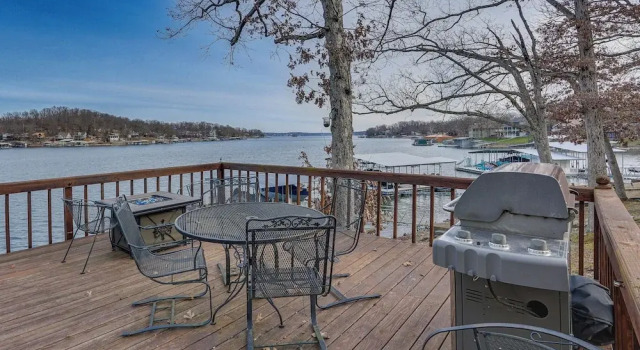 Private Dock: Lake of the Ozarks Hideaway!, Забронировать Отель Лори Lake of the Ozarks