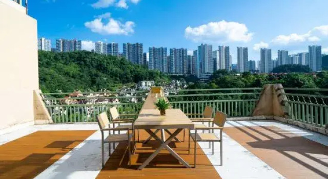Номер Standard с видом на озеро Poly Hotspring Guiyang Hotel