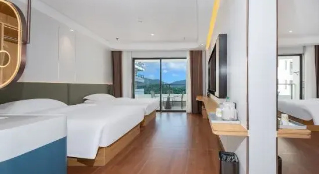 Люкс Lufeng Hotel (Sanya Yalong Bay Station)