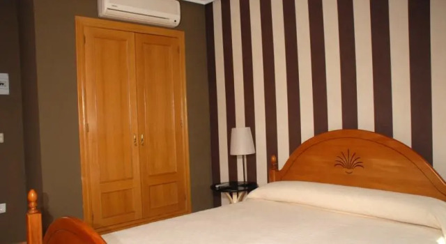 Hotel los Jardines del Plaza, Book Hotel Hotels in Aragon with Breakfast, Breakfasts