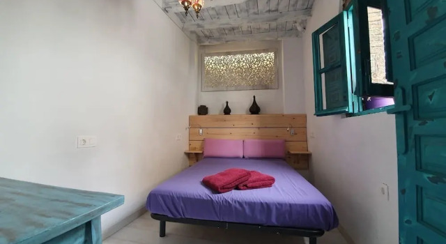 Riad Puertas del Albaicín, Забронировать Отель Альбайсин Гранада, рядом с Музей народных традиций и искусств Los Tiros de Granada