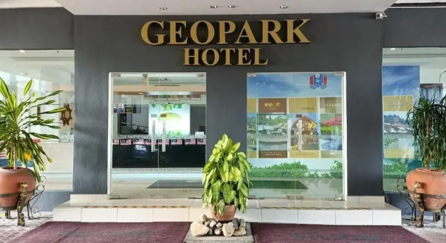 OYO 90835 Geopark Hotel Kuah, Rezerwuj Hotel Kuah 