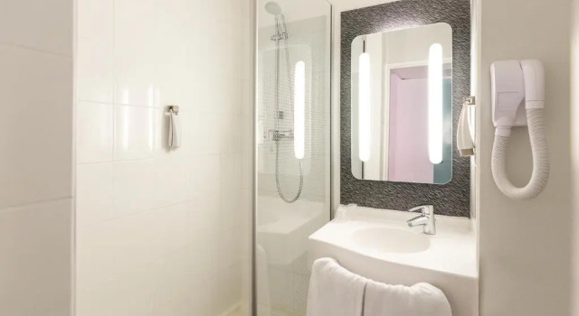 Трёхместный номер Standard B&B HOTEL Limoges 3