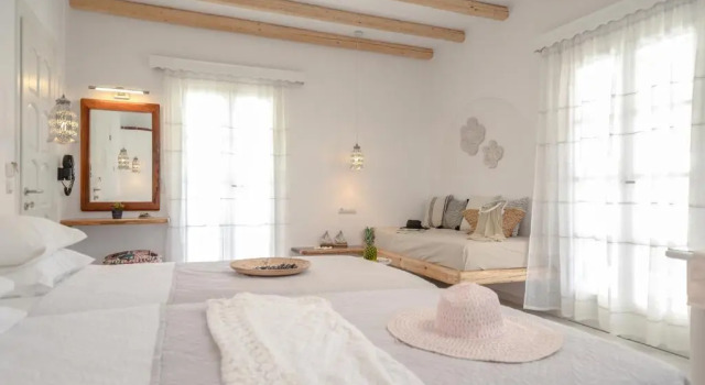 Birikos Studios & Apartments