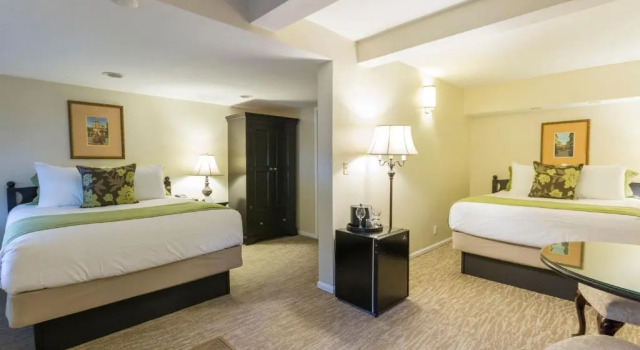 Студия Coast Village Inn