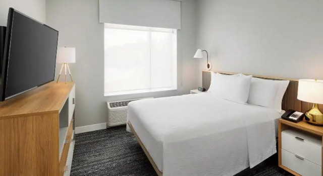 Двухместный люкс TownePlace Suites by Marriott Plant City