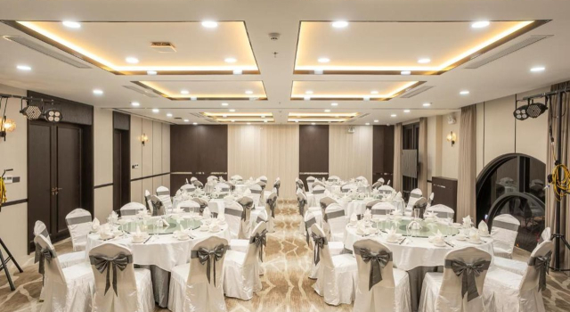 Iconique Hotel Nha Trang, Rezervovat Hotel Nha Trang Khanh Hoa