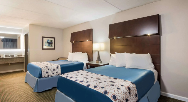 Rodeway Inn Greenwood, Забронировать Отель Отели Гринвуд 3 звезды, рядом с Университет Lander, 3*