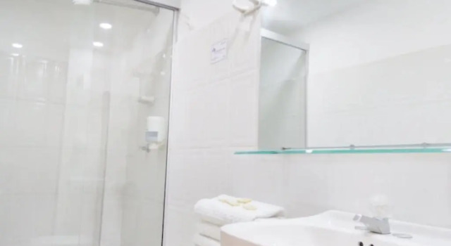 Полулюкс Hotel Thama