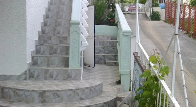 Семейные апартаменты с 2 комнатами с частичным видом на море Apartments Vila Gerbera