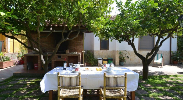 Detached House, 100m From the sea With Garden and Terrace. Best Belvilla 2016!, Book Hotel Hotels in Sicily with Parking, Parking