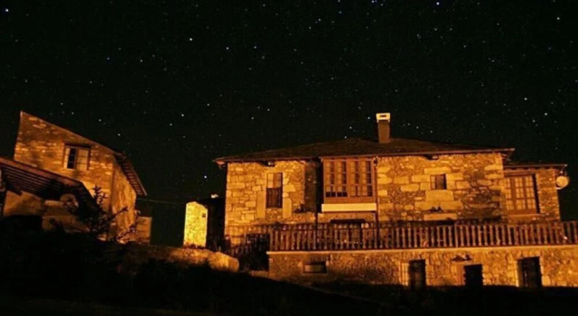 Eido das Estrelas, Prenota Hotel  