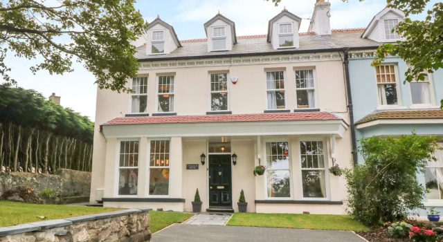 Lyngaran House, Book Feriehus Hoteller i Holyhead med parkering, Parkering
