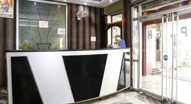 OYO 28071 Hotel Prakash Regency