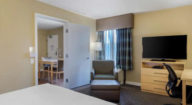 Люкс Best Western Plus South Coast Inn