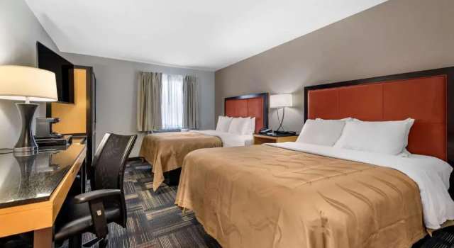 Четырёхместный номер Standard Spark By Hilton Evansville Downtown