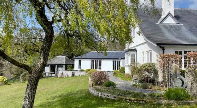 Коттедж Higher Mapstone Luxury Dartmoor Retreat with Hot Tub, Views and Games Barn
