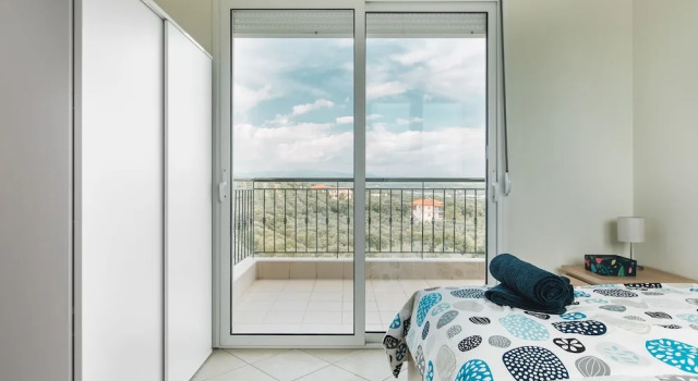 Chloe Apartments by QR booking
