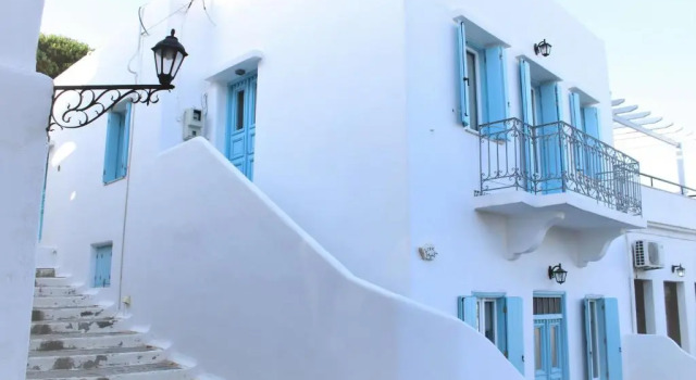 1870 House 1&2, Prenota Appartamento Hotel a Milo con parcheggio, Parcheggio