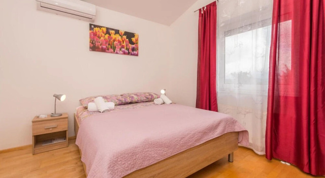 Gorgeous Home In Rastane Donje, Забронировать Отель Отели и гостиницы Донье-Раштане, Отель