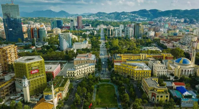 Студия Brand new studio apartment in the heart of Tirana! 24h check-in