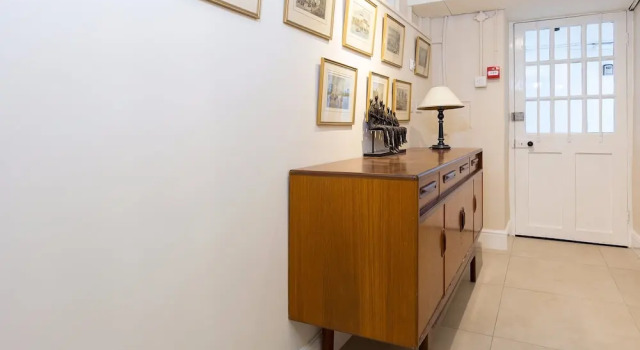 Incredible 2 Bedroom Flat next to Westminster Abbey, Забронировать Отель Отели Лондона 3 звезды, рядом с Памятник «Боудикка и ее дочери», 3*