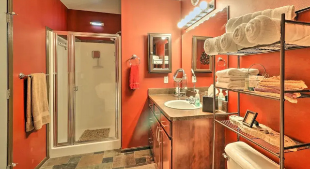 Апартаменты Urban Escape w/ Patio - 2 Mi to Downtown Detroit!