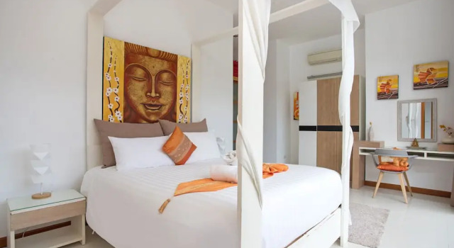 Modern 4BR Pool Villa Virginie Naiharn, Забронировать Вилла Отели Южного Таиланда с парковкой, Парковка