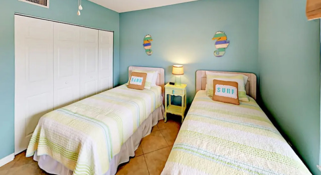 Sunny Unit #L31 - 2 Br Condo, Rezerwuj Apartament Hotele w Saint Augustine Area z parkingiem, Parking