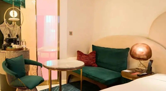 Двухместный номер Deluxe с балконом и с видом на бассейн Gem Forest Hotel Nairobi - MGallery Collection