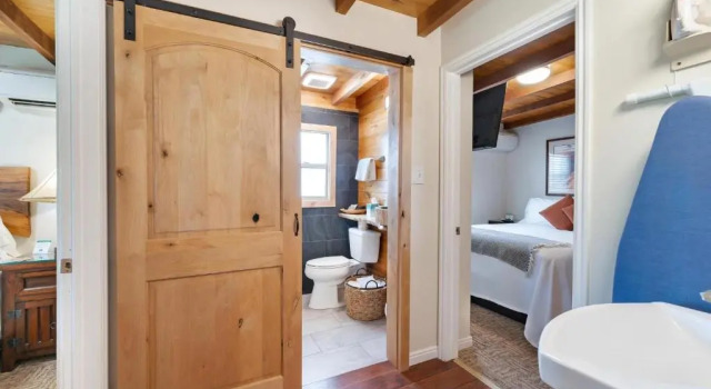 Executive Suite Stone Lizard Lodge
