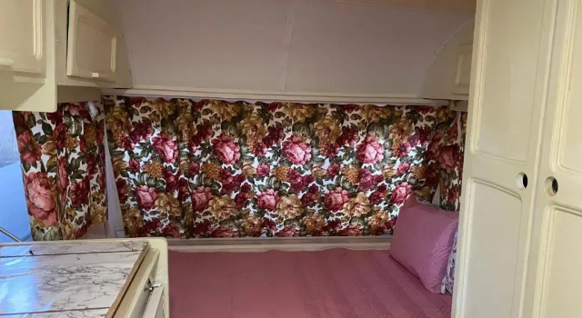 Sunny House Caravans, Rezervovat Kemp Kempování a glamping v Burgaská oblast, Kemp